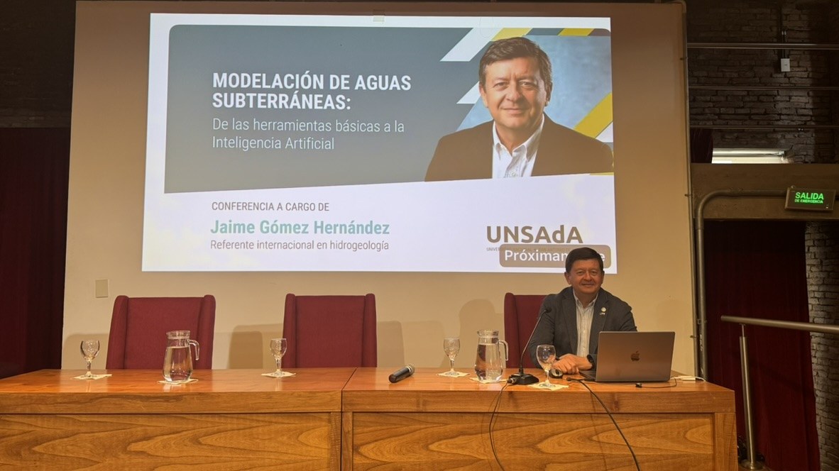 La charla en la UNSAdA, pese al paro convocado la víspera.
