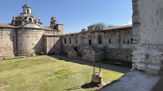 El patio de la estancia jesuítica de Alta Gracia.